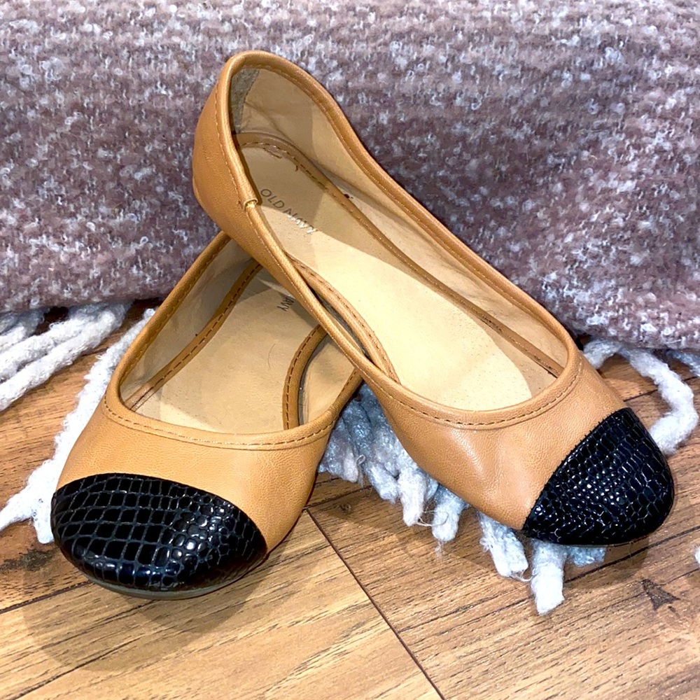 Black and Tan flats